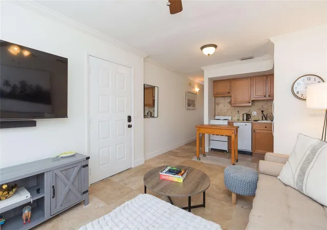 5th image of 4513 S Oak Dr, Tampa, FL 33611