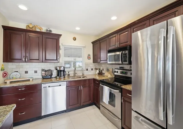 Photo 3 of Condo for sale at 2320 Aquabluff Pl #V274, Sarasota, FL 34231 | MLS# TB8482598 | Listing updated on 2026-08-07