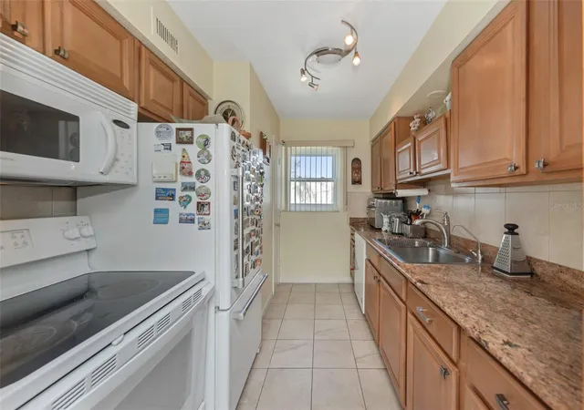 Homes for sale in St Petersburg, FL | 6976 Sunset Dr S #6976, St Petersburg, FL 33707 | MLS# TB8482605