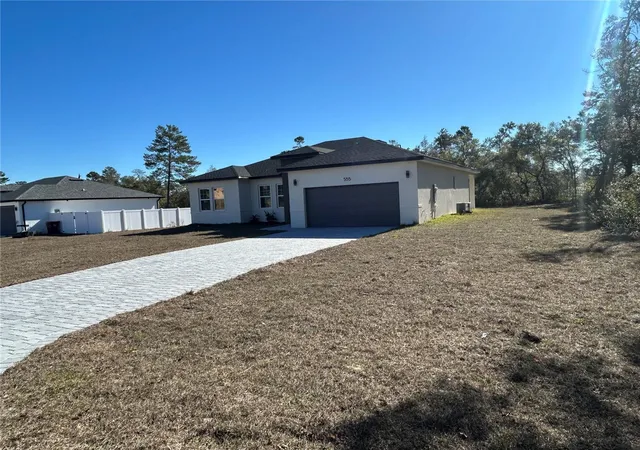 Photo 3 of Single family home for sale at 555 Marion Oaks Golf Rd, Ocala, FL 34473 | MLS# O6387445 | Listing updated on 2026-03-09