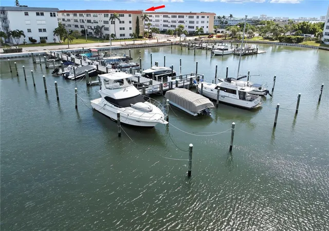 Homes for sale in Gulfport, FL | 3114 59th Street, Gulfport, FL 33707 | Houzeo