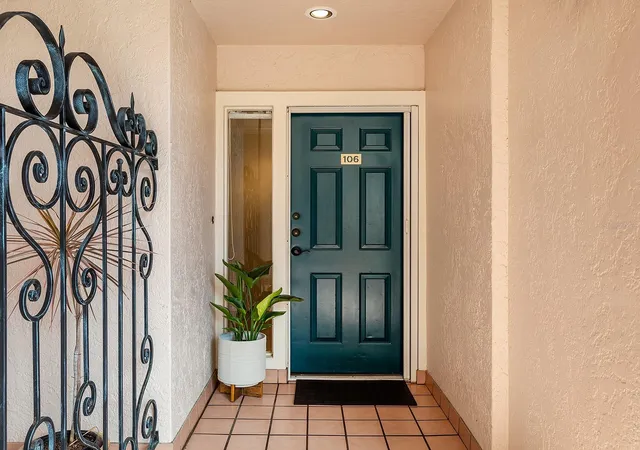 Photo 3 of Condo for sale at 5420 Eagles Point Cir #106, Sarasota, FL 34231 | MLS# A4684787 | Listing updated on 2026-06-21