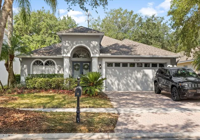 Photo 3 of Single family home for sale at 5209 Abbey Park Ave, Tampa, FL 33647 | MLS# W7883567 | Listing updated on 2026-08-30