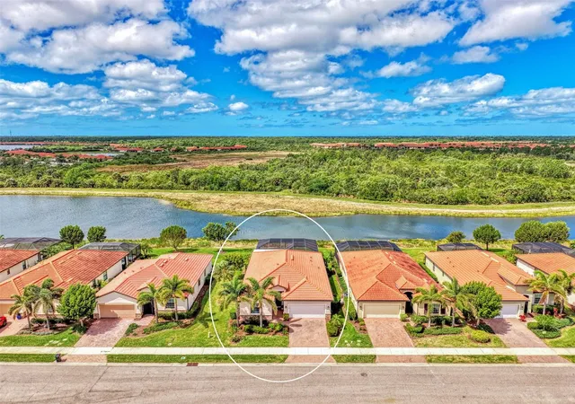 5th image of 10443 Medjool Dr, Venice, FL 34293 | MLS# N6143234