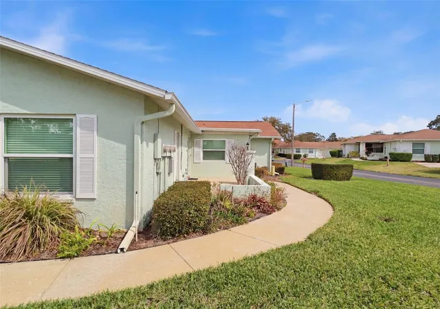 4th image of 11341 Dollar Lake Dr #1, Port Richey, FL 34668 | MLS# W7883575