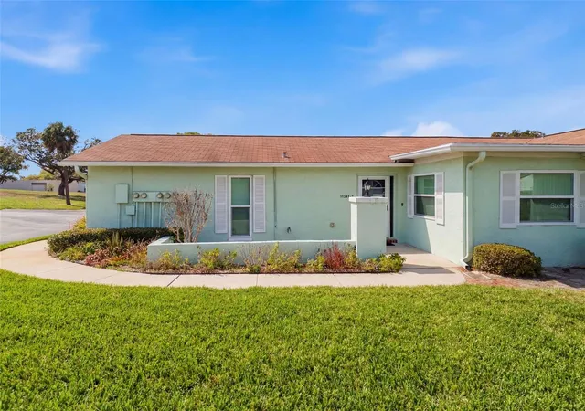 5th image of 11341 Dollar Lake Dr #1, Port Richey, FL 34668 | MLS# W7883575