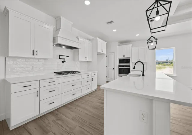 3rd image of 1050 Sw 67Th Wy, Gainesville, FL 32607 | MLS# GC538147