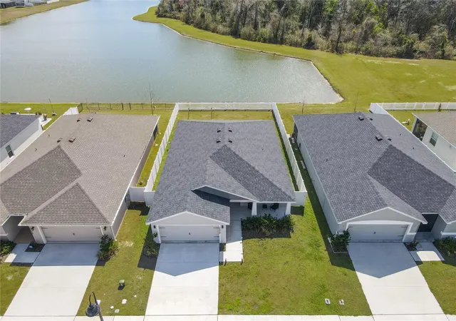 4th image of 35598 Bellington Blvd, Zephyrhills, FL 33541 | MLS# O6387647