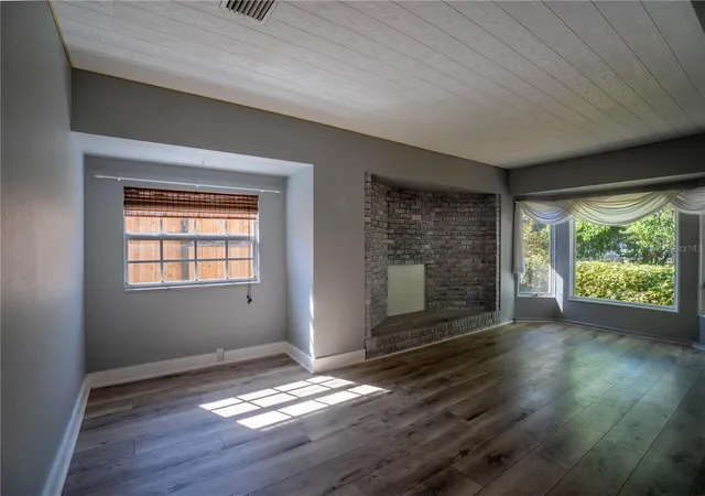 5th image of 2567 Central Ave, Clearwater, FL 33764 | MLS# TB8482887