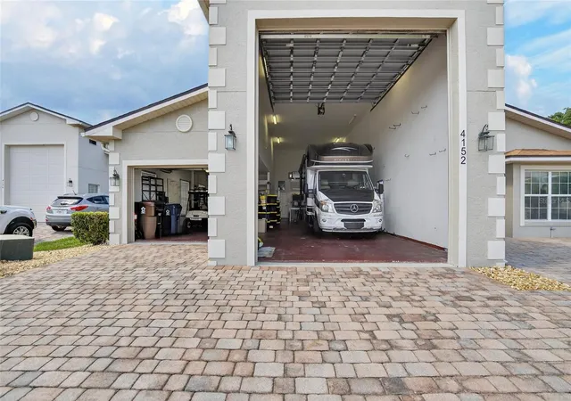 4th image of 4152 Dunmore Dr, Lake Wales, FL 33859 | MLS# TB8482921