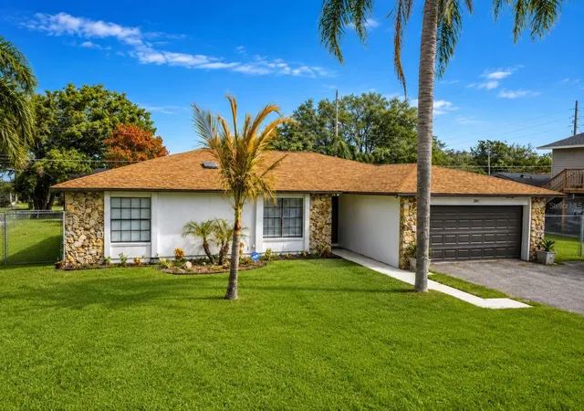 3rd image of 2661 Ames Haven Rd, Kissimmee, FL 34744 | MLS# S5145125