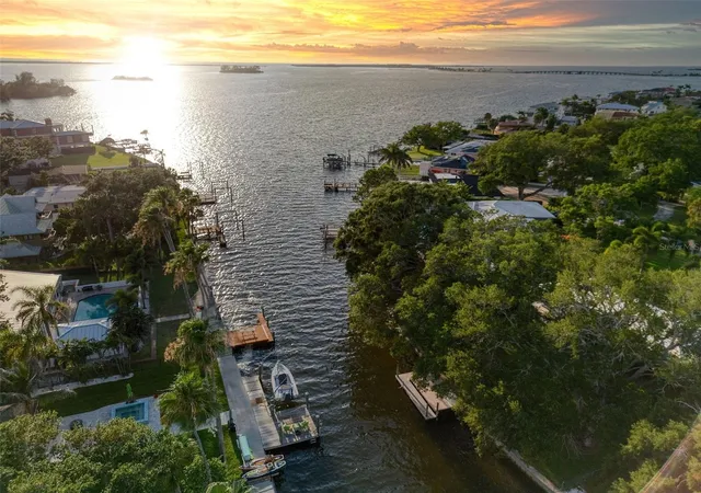 4th image of 5 Shore Dr, Dunedin, FL 34698 | MLS# TB8482940