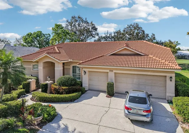 2nd image of 6503 Drewrys Blf, Bradenton, FL 34203 | MLS# A4684883