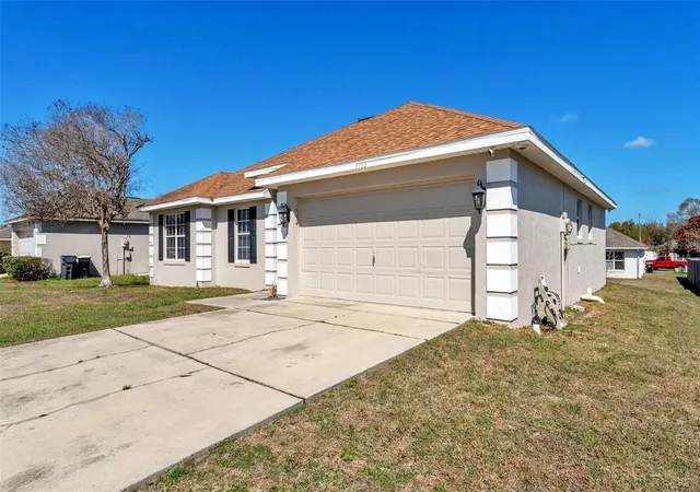 Photo 2 of Single family home for sale at 7755 Canterbury Cir, Lakeland, FL 33810 | MLS# L4959950 | Listing updated on 2026-05-26