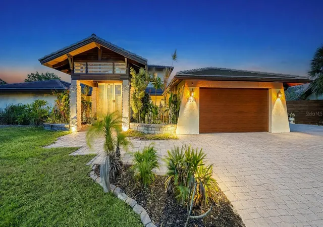 Photo 2 of Single family home for sale at 5500 Merrimac Dr, Sarasota, FL 34231 | MLS# A4684914 | Listing updated on 2026-07-22