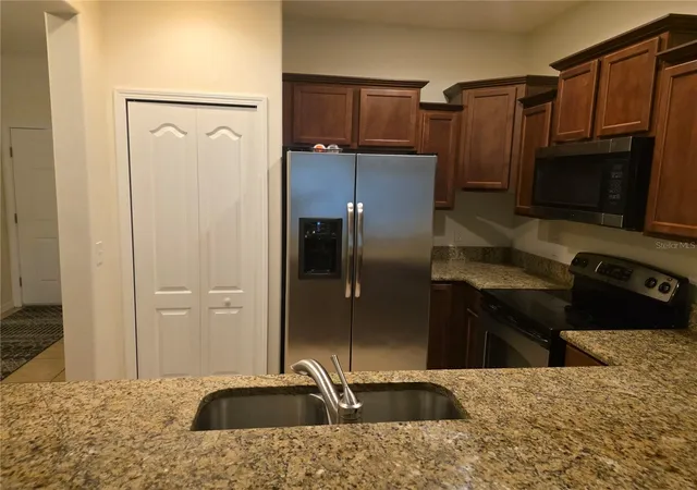 Photo 4 of Townhouse for sale at 3158 Rodrick Cir, Orlando, FL 32824 | MLS# L4959957 | Listing updated on 2026-08-25