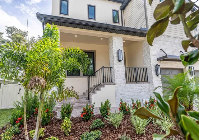 Photo 4 of Single family home for sale at 4316 W Corona St, Tampa, FL 33629 | MLS# TB8483049 | Listing updated on 2026-10-08