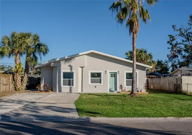 Photo 1 of Single family home for sale at 5516 Golden Dr, Tampa, FL 33634 | MLS# TB8483102 | Listing updated on 2026-09-14