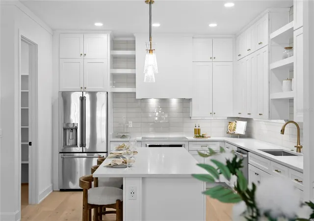 Photo 4 of Townhouse for sale at 460 Gilman Pl N, Saint Petersburg, FL 33716 | MLS# TB8483133 | Listing updated on 2026-09-12