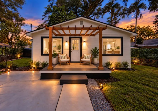 Photo 1 of Single family home for sale at 2102 E Caracas St, Tampa, FL 33610 | MLS# TB8483136 | Listing updated on 2026-10-27
