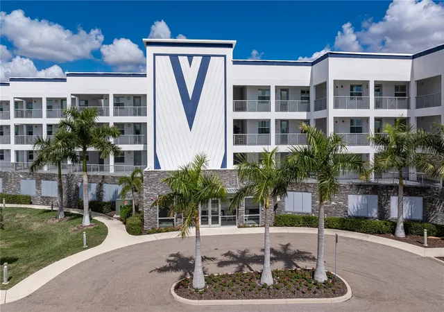 2nd image of 1425 Park Beach Cir #132, Punta Gorda, FL 33950 | MLS# C7522854