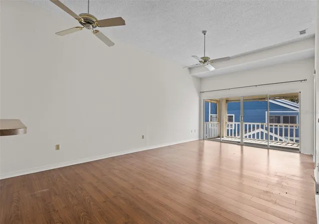 Listing Photo 5 - Condo for sale in building located at 2014 Golfview Dr, TARPON SPRINGS, FL 34689 - Unit #2014