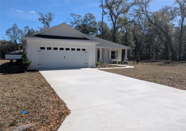 Photo 3 of Single family home for sale at 1303 NE 23rd Avenue, Ocala, FL 34470 | MLS# OM720139 | Listing updated on 2026-09-03