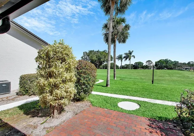 5th image of 3507 Longmeadow #4, Sarasota, FL 34235 | MLS# A4684989