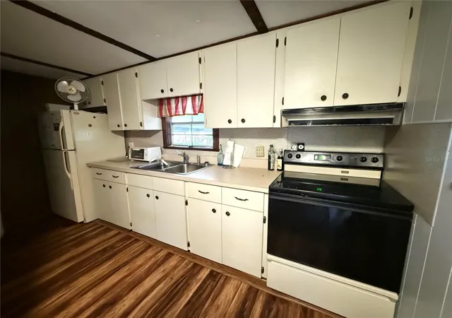 Photo 3 of Manufactured home for sale at 69 Rosalie Oaks Blvd, Lake Wales, FL 33898 | MLS# TB8483308 | Listing updated on 2026-09-24