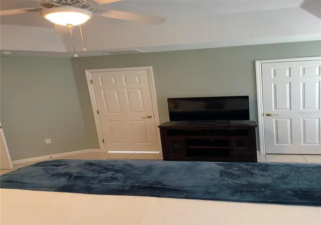 Photo 4 of Single family home for sale at 319 Niblick Cir, Winter Haven, FL 33881 | MLS# O6388012 | Listing updated on 2026-03-06