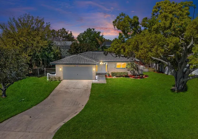 Photo 1 of Single family home for sale at 4540 Bayshore Blvd NE, Saint Petersburg, FL 33703 | MLS# TB8483324 | Listing updated on 2026-10-15