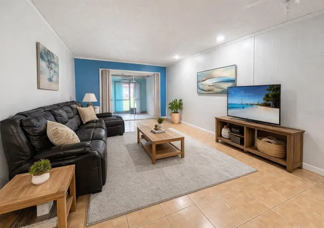 Photo 2 of Condo for sale at 2929 W Oak Ridge Rd #E6, Orlando, FL 32809 | MLS# O6388031 | Listing updated on 2026-03-11