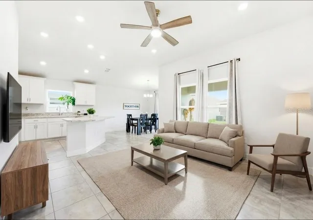 4th image of 111 Krenson Bay Loop, Winter Haven, FL 33881 | MLS# S5145191