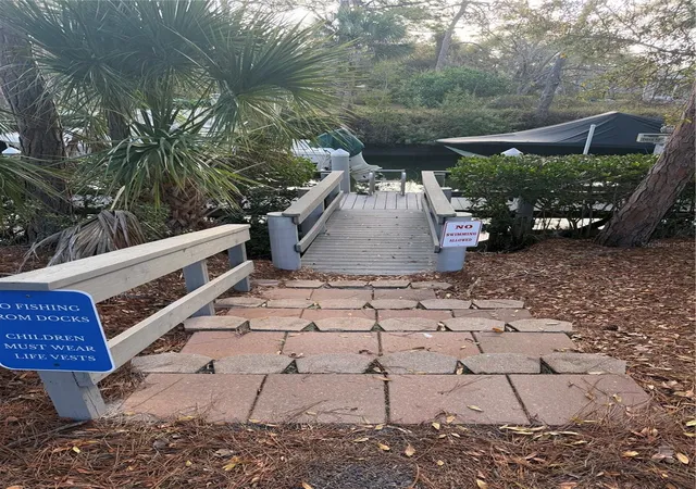 2nd image of 216 Fair Winds Dr, NOKOMIS, FL 34275