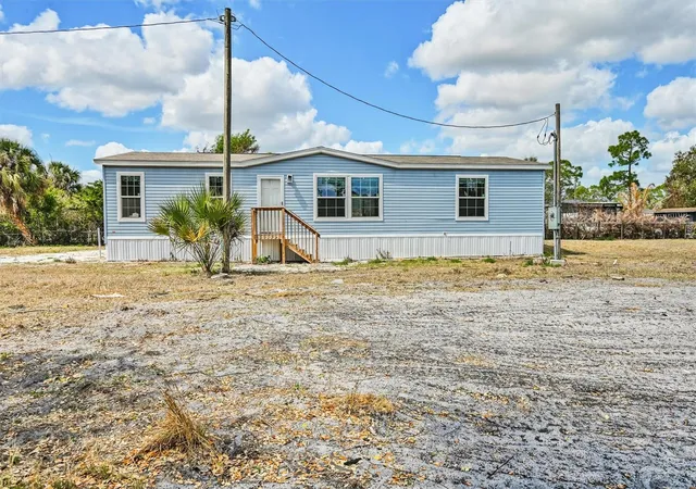 2nd image of 1770 Tucker Ln, North Fort Myers, FL 33917 | MLS# A4685043