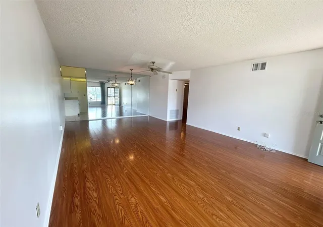 4th image of 2400 Columbia Dr #18, Clearwater, FL 33763 | MLS# TB8483456