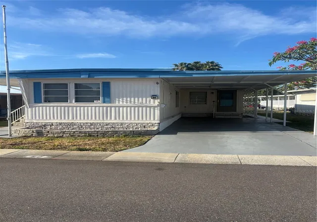 Photo 3 of Manufactured home for sale at 7901 40th Avenue N #60, Saint Petersburg, FL 33709 | MLS# TB8483510 | Listing updated on 2026-09-29