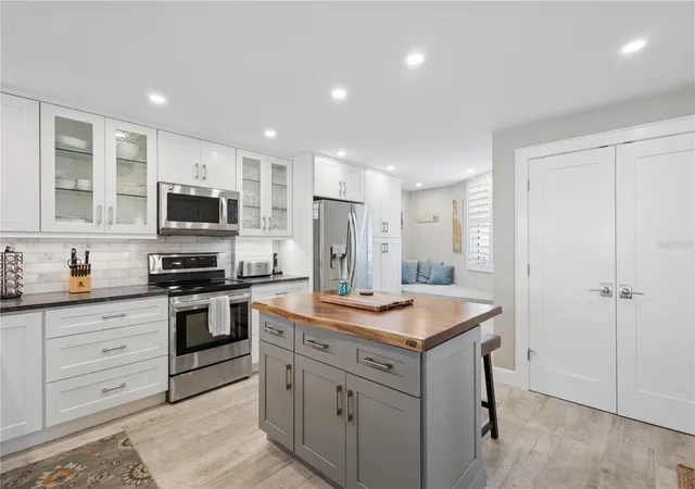 Photo 3 of Condo for sale at 5880 Midnight Pass Rd #704, Sarasota, FL 34242 | MLS# A4685065 | Listing updated on 2026-09-13