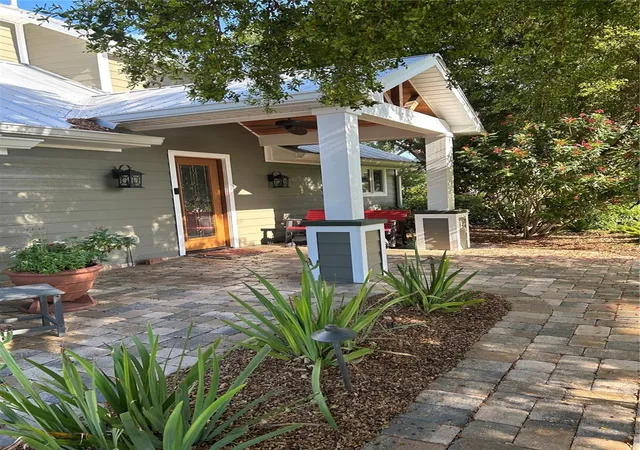 Photo 2 of Single family home for sale at 614 Ravenna St, Venice, FL 34285 | MLS# N6143270 | Listing updated on 2026-04-20