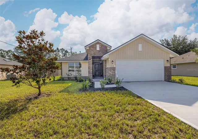 Photo 2 of Single family home for sale at 7 Zircon Ct, Palm Coast, FL 32164 | MLS# FC316694 | Listing updated on 2026-10-06