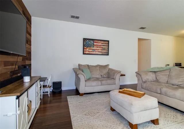 Photo 3 of Single family home for sale at 408 Cedar Glen Dr, Lake Alfred, FL 33850 | MLS# L4959999 | Listing updated on 2026-09-08