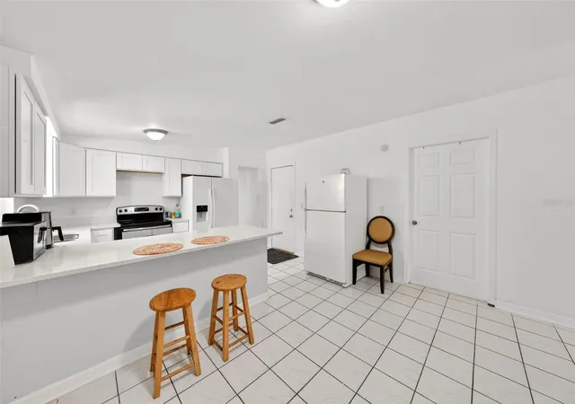 Photo 2 of Single family home for sale at 410 Santiago Ave, Orlando, FL 32807 | MLS# O6388303 | Listing updated on 2026-09-29