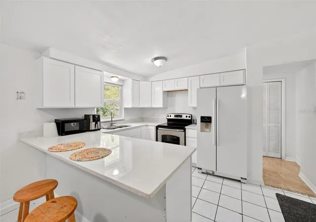 Photo 3 of Single family home for sale at 410 Santiago Ave, Orlando, FL 32807 | MLS# O6388303 | Listing updated on 2026-09-29