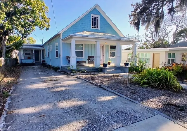 Photo 2 of Single family home for sale at 542 Division St, Tarpon Springs, FL 34689 | MLS# TB8483670 | Listing updated on 2026-09-26