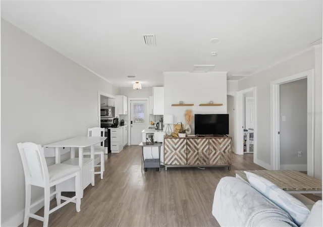 4th image of 15424 2Nd St E, Madeira Beach, FL 33708 | MLS# TB8483691