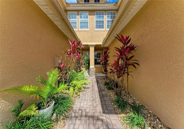Photo 3 of Townhouse for sale at 8160 Villa Grande Ct, Sarasota, FL 34243 | MLS# A4685128 | Listing updated on 2026-09-22