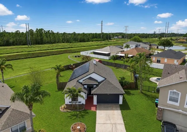Photo 2 of Single family home for sale at 19500 Glen Elm Way, Orlando, FL 32833 | MLS# O6388357 | Listing updated on 2026-09-30