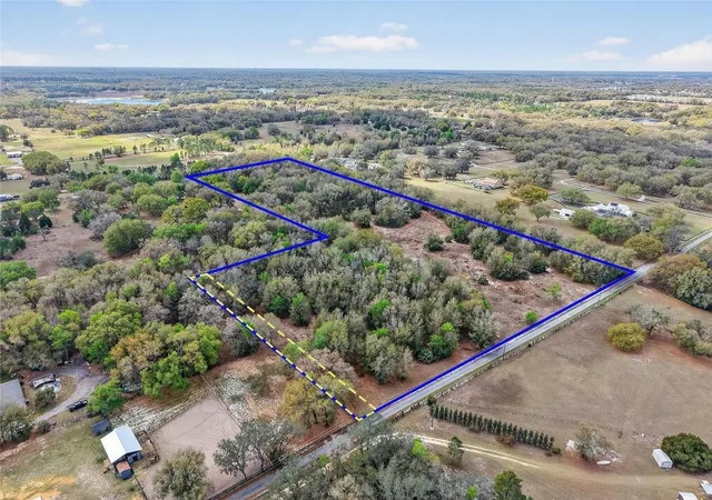 3rd image of 3800 Double D Circle R, Lady Lake, FL 32159 | MLS# G5109202