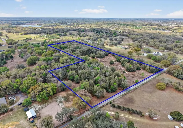 4th image of 3800 Double D Circle R, Lady Lake, FL 32159 | MLS# G5109202