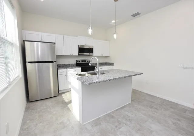 4th image of 202 W Crescent Dr, Lakeland, FL 33805 | MLS# L4960008